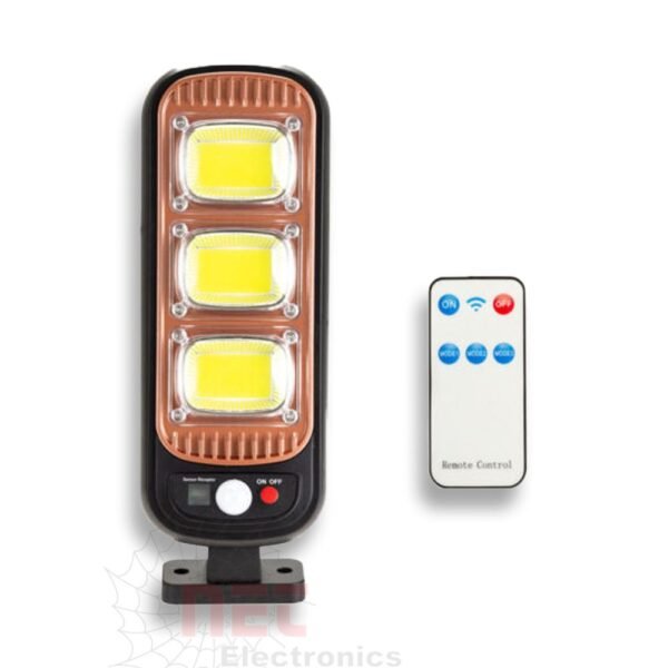 كشاف شحن بالطاقة الشمسية - كشاف شحن بالطاقة الشمسية مع ريموت و3 أوضاع إضاءة خارجية Solar charging floodlight with remote and 3 modes for outdoor use