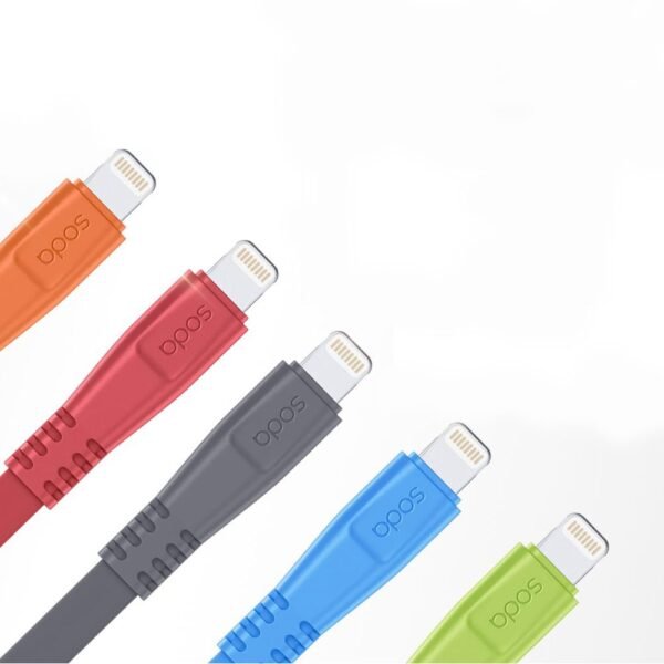 وصلة شحن IPhone - وصلة شحن IPhone موديل SCA200 من ماركة SODA باللون الأبيض SODA IPhone charging cable model SCA200 white background